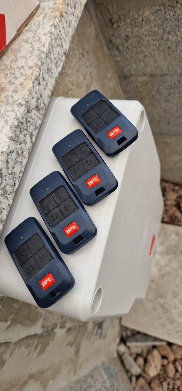 Mitto cool 4 touches 8 fonctions de la marque BFT proposé par Help one Tec installateur agrée BFT sur Thonon Les Bains